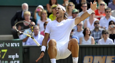 נדאל מתפרק אחרי הזכיה (GettyImages) נדאל מתפרק אחרי הזכיה (GettyImages)
