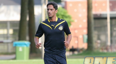 ברק יצחקי עורך הופעת בכורה לא רשמית במדים הצהובים-כחולים (ליאור טימור)