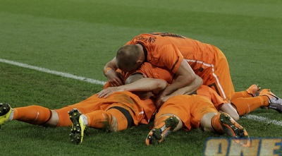 הולנד חוגגת (רויטרס) הולנד חוגגת (רויטרס)