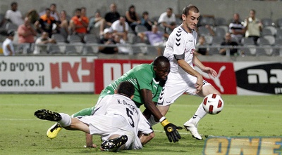 נוריאר גריגוריאן מול איינוגבה. כמעט שער (דרור עינב)