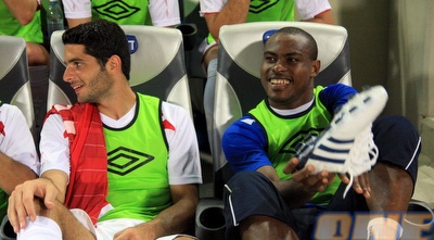 אניימה על הספסל מול ז´לז´ניצ´אר. טביב: &qout;הוא נשאר בהפועל&qout; (דרור עינב)