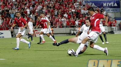 ללה. מעולם לא היה לו קל כל כך (דרור עינב)