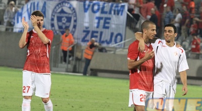 שבחון וידין מחובקים בסיום (מיכה בננו)