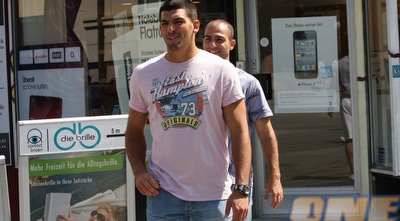 אריאל הרוש (גיא בן זיו)