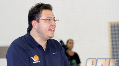 עדן ענבר. רוצה לפתוח בניצחון (מיכה בננו) עדן ענבר. רוצה לפתוח בניצחון (מיכה בננו)