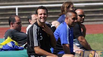 שמעון גרשון סובל מהחום (גיא בן זיו) שמעון גרשון סובל מהחום (גיא בן זיו)