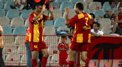 שריקי ומקרייב חוגגים את שער היתרון של אשדוד (יניב גונן)