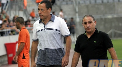 חזי מגן ומשה דמאיו. המנכ&qout;ל מרוצה מהמאמן (דרור עינב) חזי מגן ומשה דמאיו. המנכ&qout;ל מרוצה מהמאמן (דרור עינב)