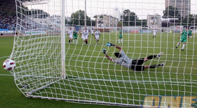 ליאור רפאלוב כובש מהנקודה הלבנה (דרור עינב) ליאור רפאלוב כובש מהנקודה הלבנה (דרור עינב)