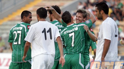 אדריאן סילבה מגיע לברך את גוסטבו בוקולי (דרור עינב) אדריאן סילבה מגיע לברך את גוסטבו בוקולי (דרור עינב)