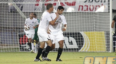 רועי דיין ממהר לאמצע (דרור עינב)