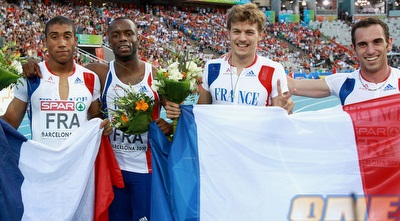 למייטרה חוגג עם נבחרת השליחים הצרפתית את הזהב השלישי שלו באליפות (GettyImages) למייטרה חוגג עם נבחרת השליחים הצרפתית את הזהב השלישי שלו באליפות (GettyImages)