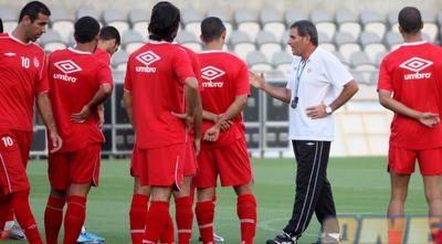 גוטמן מדריך את השחקנים (יניב גונן)