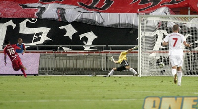 זהבי כובש את הראשון של הפועל (דרור עינב)