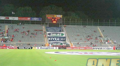 אצטדיון בלומפילד. איפה יארחו את משחקי הצ´מפיונס? (רועי גלדסטון) אצטדיון בלומפילד. איפה יארחו את משחקי הצ´מפיונס? (רועי גלדסטון)