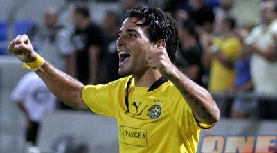 מאור בוזגלו מאושר בסיום (דרור עינב)