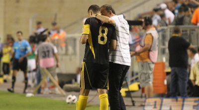 ברוכיאן ומלמיליאן בשיחה צפופה. &qout;אורי דורש ממני יותר&qout; (גיא בן זיו)