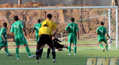 שלומי אזולאי כובש מהנקודה הלבנה (יניב גונן)