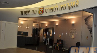 &qout;האקדמיה זה הבייבי של ג´קי&qout; (גיא איזנר) &qout;האקדמיה זה הבייבי של ג´קי&qout; (גיא איזנר)