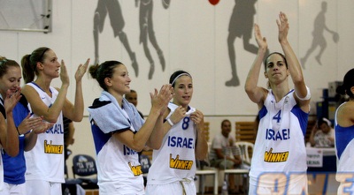 הישראליות מודות לקהל (יניב גונן)