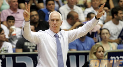 שיבק. גם הוא חוגג (דרור עינב)