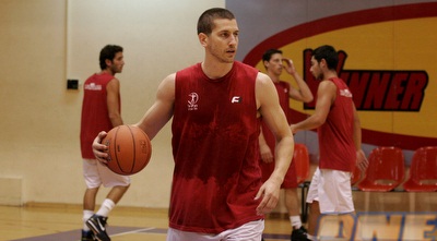 מתן נאור. יהיה לו חלק חשוב בעונה של הפועל תל אביב (שי לוי) מתן נאור. יהיה לו חלק חשוב בעונה של הפועל תל אביב (שי לוי)