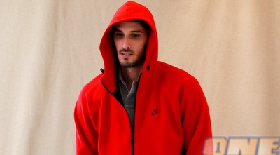 בנוקיה מול 11 אלף איש יותר נוח לו (שי לוי) בנוקיה מול 11 אלף איש יותר נוח לו (שי לוי)