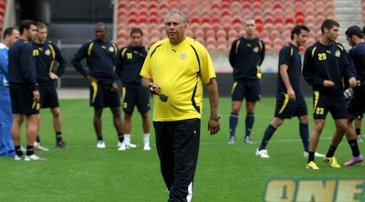 יוסי מזרחי באימון מכבי. לא לאפשר לצרפתים מרחב מחייה (ליאור טימור)