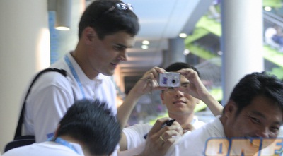 אגדת השחיה מרוסיה, אלכסנדר פופוב, חותם למעריצים (בן פרידמן) אגדת השחיה מרוסיה, אלכסנדר פופוב, חותם למעריצים (בן פרידמן)