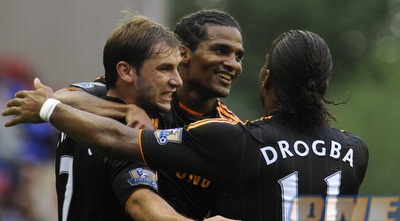 מאלודה חוגג אחרי השער (רויטרס)