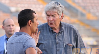 יואב כץ ושביט אלימלך. הבעלים דיבר עם עוזר המאמן (עמית מצפה)