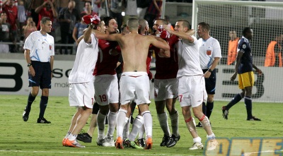 הפועל חוגגת עליה לבתים. פרננדז: &qout;היא יכולה לנצח באלופות&qout; (שי לוי)