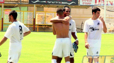 אשדוד חוגגת ניצחון ראשון העונה (משה חרמון)