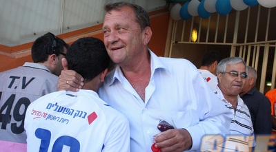 איזי שרצקי (עמית מצפה) איזי שרצקי (עמית מצפה)