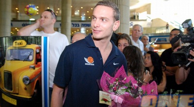 יובל נעימי (שי לוי)