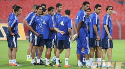 בניון מוביל את החבורה (דרור עינב)