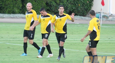 שחקני נתניה. ירימו כוסית לרגל ראש השנה (עמית מצפה)