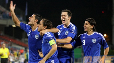 בניון. &qout;נמצא במקום הנכון בזמן הנכון&qout; (דרור עינב)