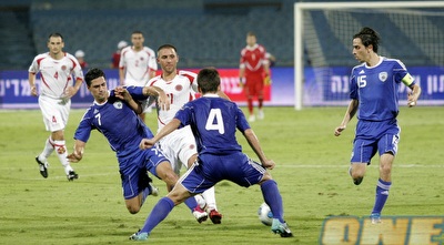 כיאל יורד לתיקול (שי לוי)