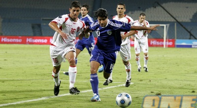 רפאלוב עם הכדור. בניון אמנם כבש שלושער, אבל רפאלוב היה המצטיין (שי לוי)