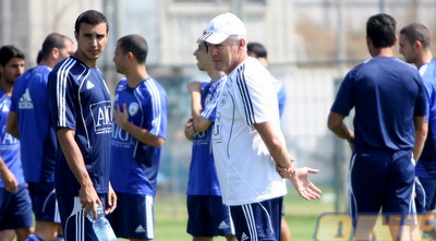 לואיס פרננדז. החליט לזמן את גל אלברמן (יניב גונן)