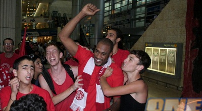 וויל סולומון ואוהדי ירושלים. סיפור אהבה 2.0 (שרון קביליו) וויל סולומון ואוהדי ירושלים. סיפור אהבה 2.0 (שרון קביליו)