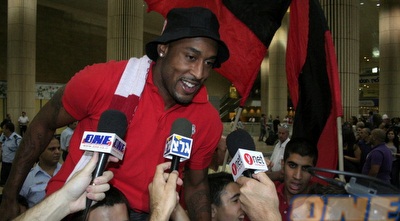 וויל סולומון מונף אל-על. &qout; (שרון קביליו) וויל סולומון מונף אל-על. &qout; (שרון קביליו)