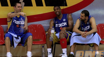 הנדריקס (יניב גונן)