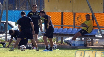 סאבו פאביצ´ביץ´ שב לאימונים, מזרחי משקיף עליו ועל קולואטי (ליאור טימור)