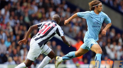 ניקו קרנצ´יאר במדי טוטנהאם, שהתחפשה לסיטי (רויטרס)