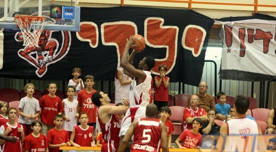 הפועל ת&qout;א - הפועל ירושלים (משה חרמון)