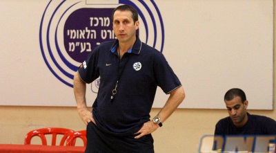 דייויד בלאט. ניצחון במשחק האימון הראשון (יניב גונן)