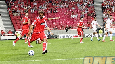 מרטינס מבנפיקה. ראו כיצד עושים זאת נכון (רועי גלדסטון)