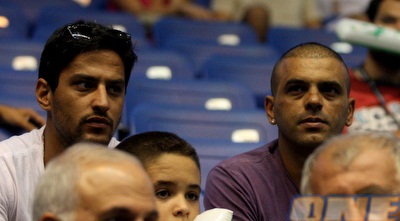 ברק יצחקי ואייל גולן ביציע (יניב גונן)